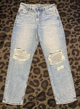 American Eagle Size 8 Short Baggy Mom Jeans Nice